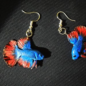Benutzerdefinierte Betta Fisch Ohrringe, handgemachte Fimo Fische Ohrringe, individuelle Haustier Ohrringe, realistische Ohrringe, Geschenk für sie, Kampffisch Ohrring