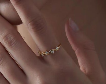 PERIMADE Gold Ocean Wave Beach Ring • Dainty Sea Wave Stacking Thin Ring • Sterling Silver Friendship Jewelry • Trendy Best Friend Gift