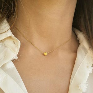Tiny Heart Necklace, Tiny Heart Pendant, Dainty Heart Choker Minimalist Necklace, Dainty Heart Necklace,Small heart necklace,Bridesmaid Gift