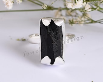 Anel de Turmalina Negra Bruta: Joia de Prata de Lei com Pedras Preciosas Feitas à Mão