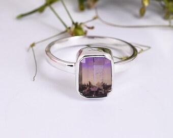 Anel com pedra preciosa ametista lapidada em esmeralda: prata esterlina 925, cor multifogo