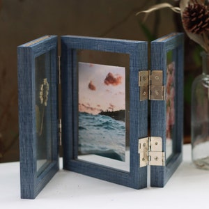 Trifold Floating Frame in Retro Blue, Double Sided Frame, Glass Frame For Pressed Flowers, Guestbook, Photo Collage