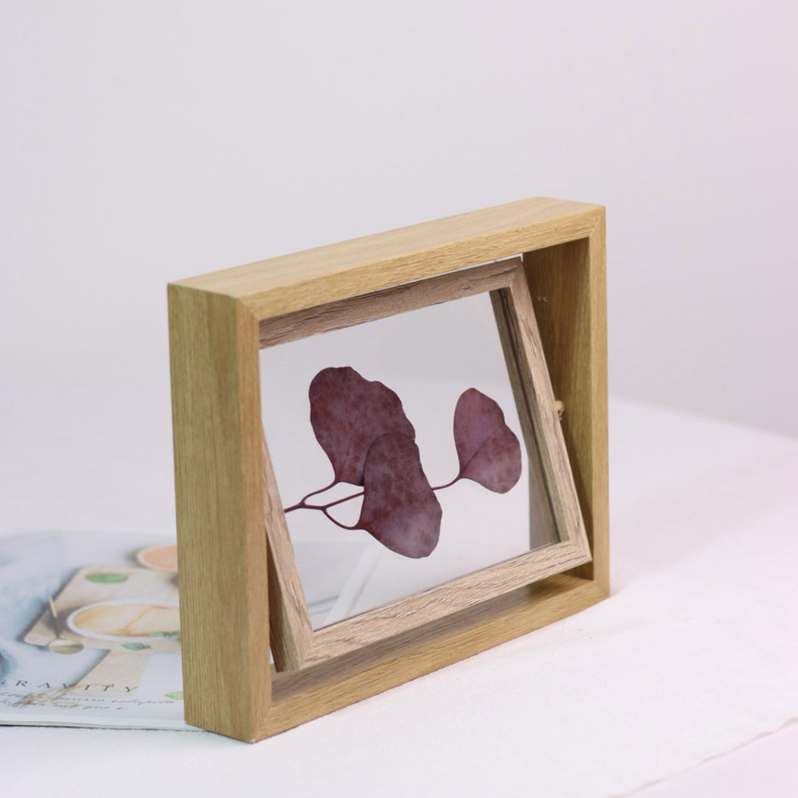 Floating Picture Frame in Retro Color, Rotating Photo Frame, Double ...