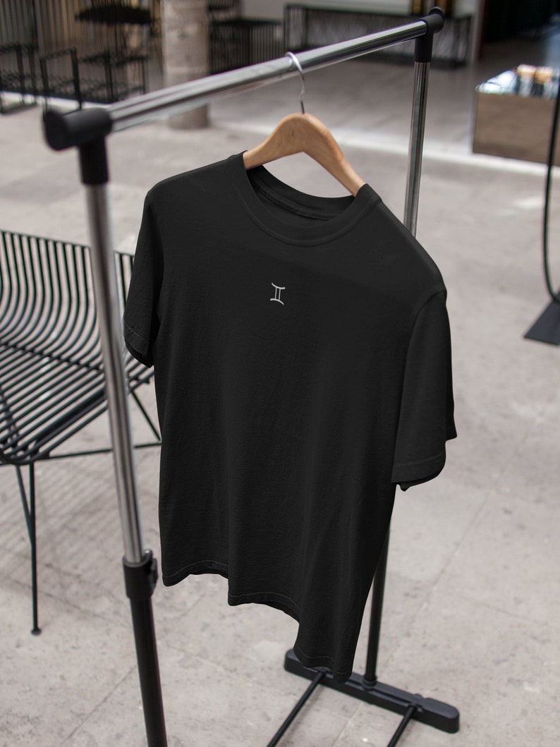 Good idea of discreet minimalist gifts fan of astrology T-SHIRT PULL HOODIE Unisex T-shirt Pull Gemini Astrological Sign