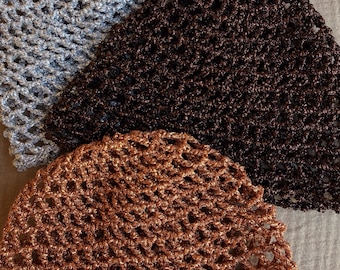 Bonnet en maille crochetée, bonnet crocheté à la main, chapeau résille, chapeau bohème pour festival, fabriqué en Italie