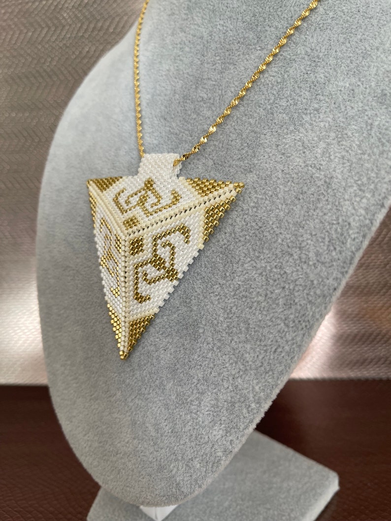Collier triangle, Pendentif Triangle Miyuki 3D, Collier Miyuki_ Beaded Pendant Triangle 3D Miuyki with a Chains Necklace Real 18K image 2