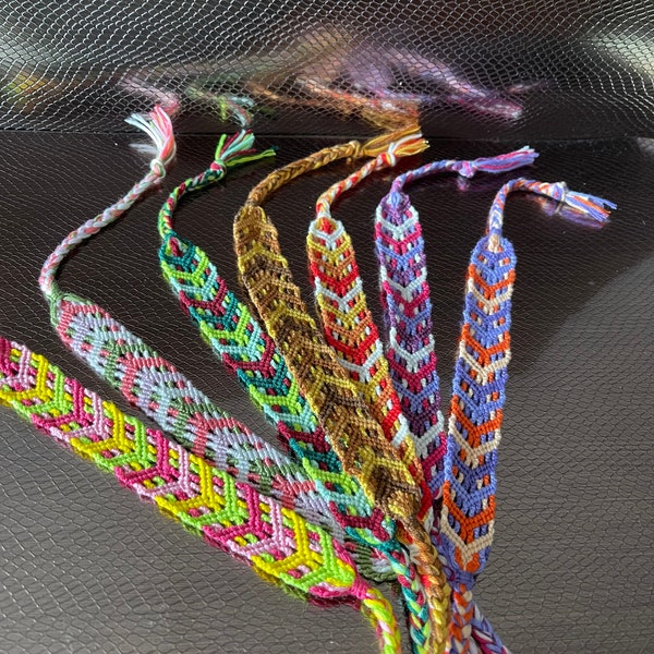 Bracelet brésilien, amitié «Fishbone» à nouer tissé avec des fils en coton