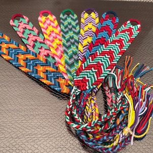 Brazilian bracelet, friendship "STAGGERED Chevron Friendship Bracelet_Chevrons Décalés"