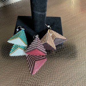 3D triangle &quot;striped&quot; earrings in miyuki beads