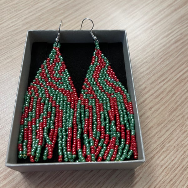 Boucles d’oreilles zébrées perlées, boucles d’oreilles perlées à grandes franges avec motif zébré/ Zebra de couleur Rouge_Vert