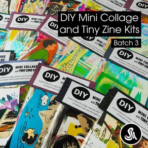 Puede incluir: Una taza de cerámica blanca con asa negra y el texto "But First, Coffee" en negrita negra. La taza se encuentra sobre un fondo borroso, sugiriendo un ambiente acogedor.