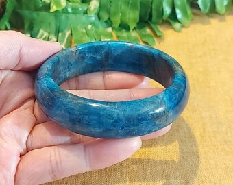 DJade-新品 59 mm 美しい天然ブルーアパタイトクリスタル宝石バングル