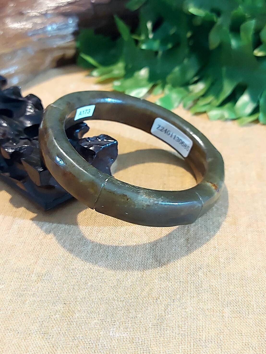 DJade-新品 54.1mm 認定天然グリーンネフライト翡翠ブレスレット