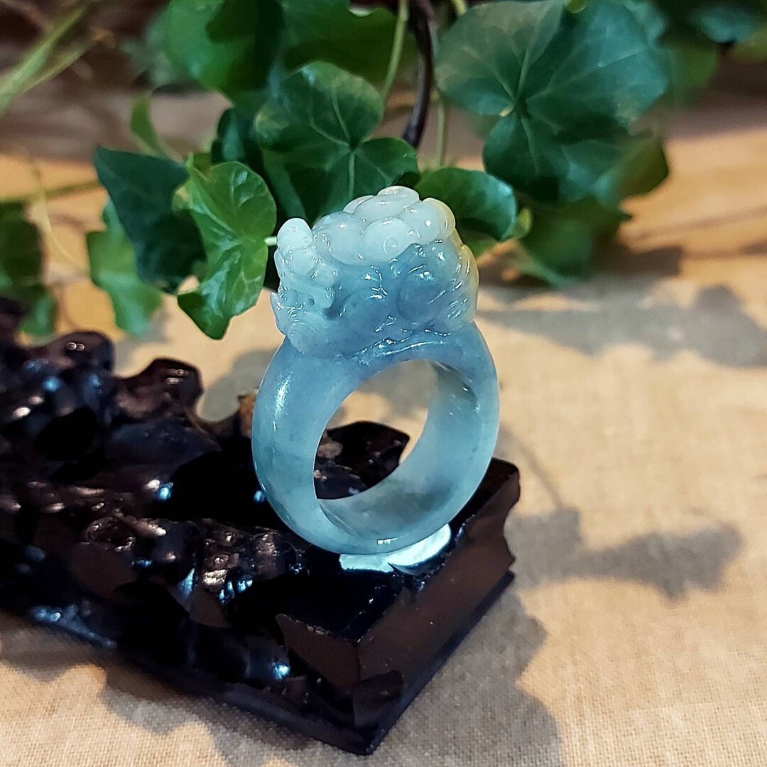 Djade-certified Natural Green Grade A Jadeite Jade Carved Pixiu