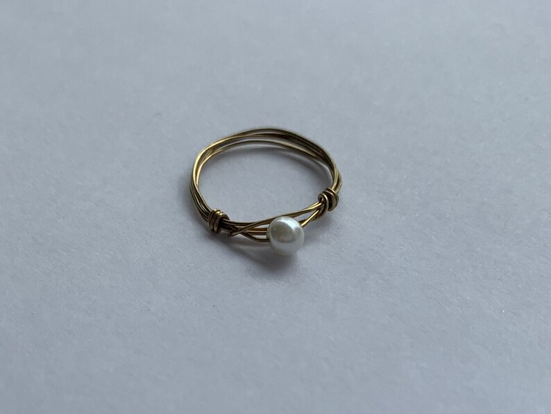 Pearl Gold Wire Ring