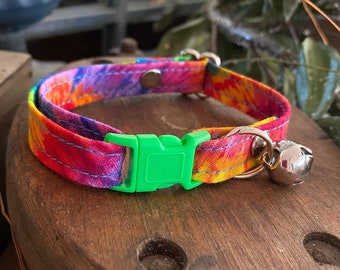 TIE-DYE KITTY Boho Hippie Handmade Breakaway Cat Collar