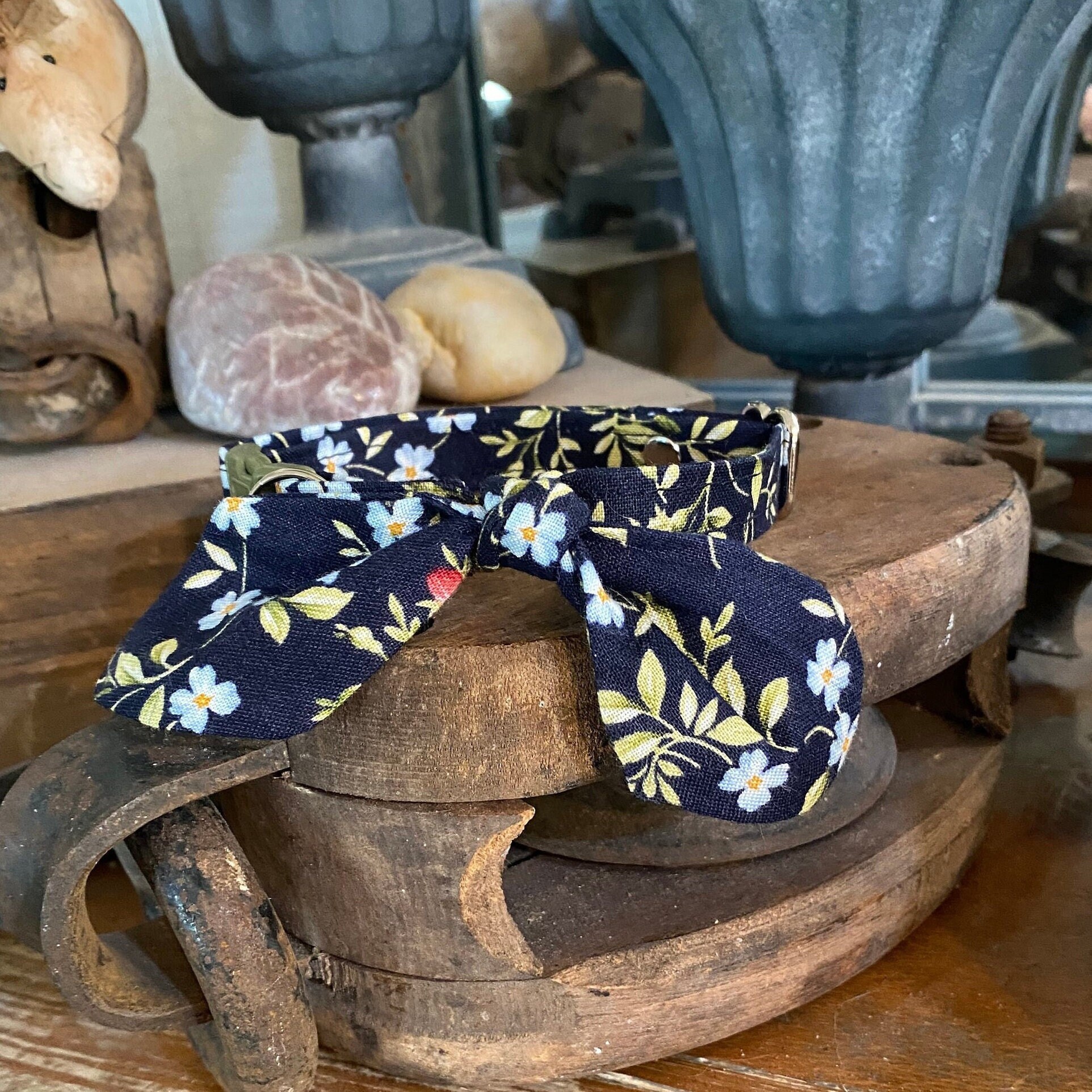 Floral Cat Collar Tiny Posies, Handmade Breakaway Safety Buckle