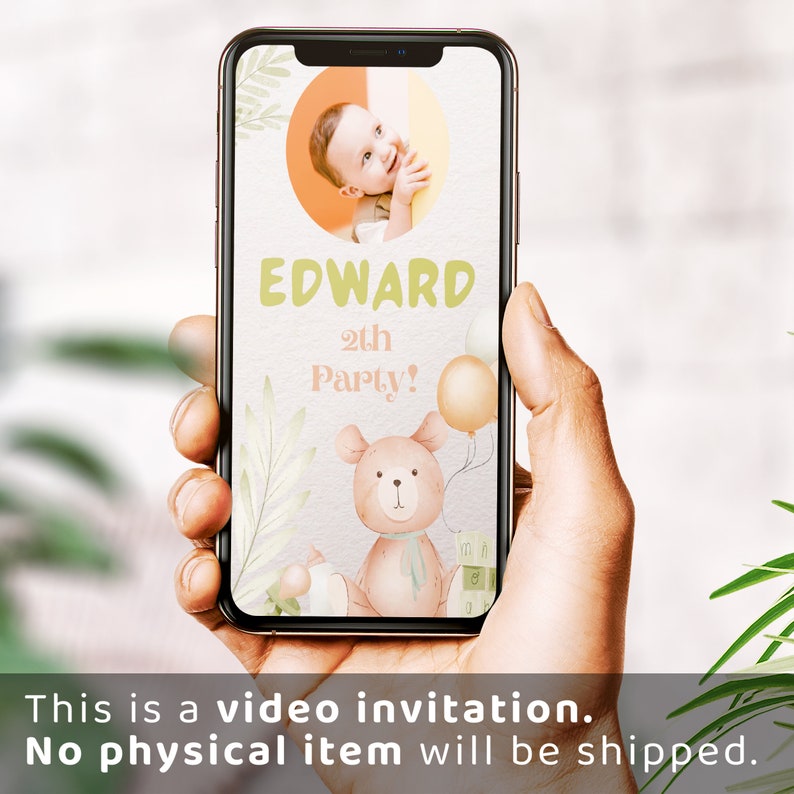 Puede incluir: Una invitaci&oacute;n de video digital para una fiesta de cumplea&ntilde;os n&uacute;mero 2. La invitaci&oacute;n presenta una foto de un beb&eacute;, un oso de peluche de dibujos animados y el texto "EDWARD 2th Party!"