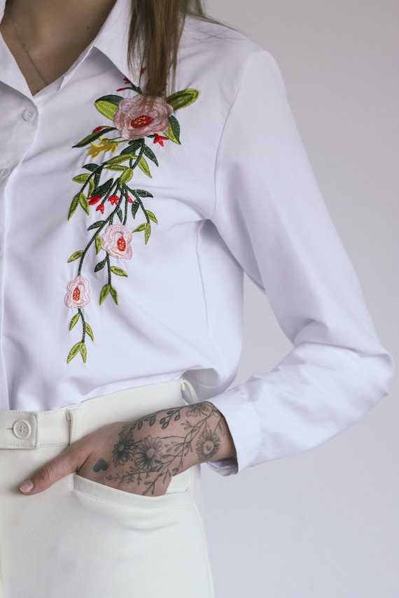 Vintage White Embroidered Blouse