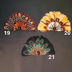 Abanico de plumas para sombreros de camionero (21 estilos). Pégalo tú mismo con pegamento caliente a tu sombrero de vaquero, sombrero de camionero o gorra de béisbol. Sombreros no incluidos. Se venden por unidad. imagen 4