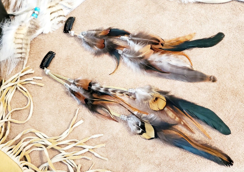 Feather Hair Clip 4, 8, 11, 15 or 21 Suede Lace with Natural Feathers, silver or gold beads, Boho Feather Hair Extension, Long Skinny image 1