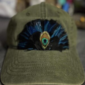 Abanico de plumas para sombreros de camionero (21 estilos). Pégalo tú mismo con pegamento caliente a tu sombrero de vaquero, sombrero de camionero o gorra de béisbol. Sombreros no incluidos. Se venden por unidad. imagen 12