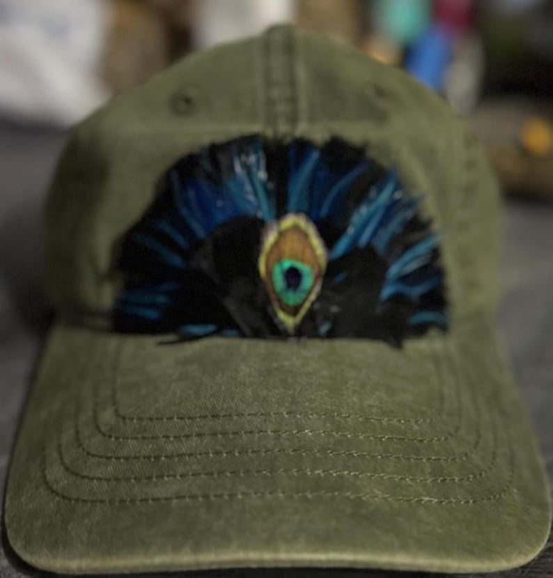 Abanico de plumas para sombreros de camionero (21 estilos). Pégalo tú mismo con pegamento caliente a tu sombrero de vaquero, sombrero de camionero o gorra de béisbol. Sombreros no incluidos. Se venden por unidad. imagen 12