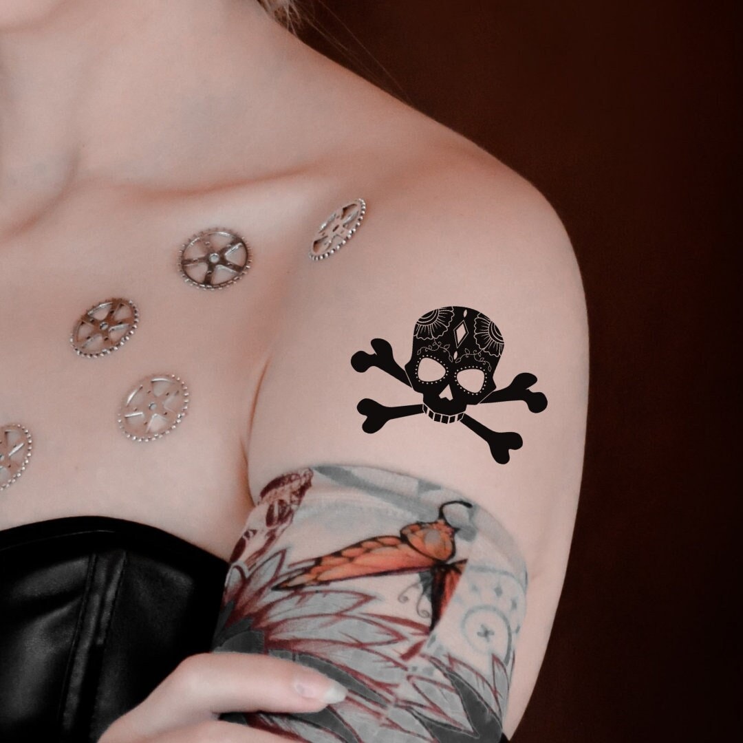 25 Simple Tattoos Ideas for Men | Simple tattoos, Skull tattoo, Skull  tattoos