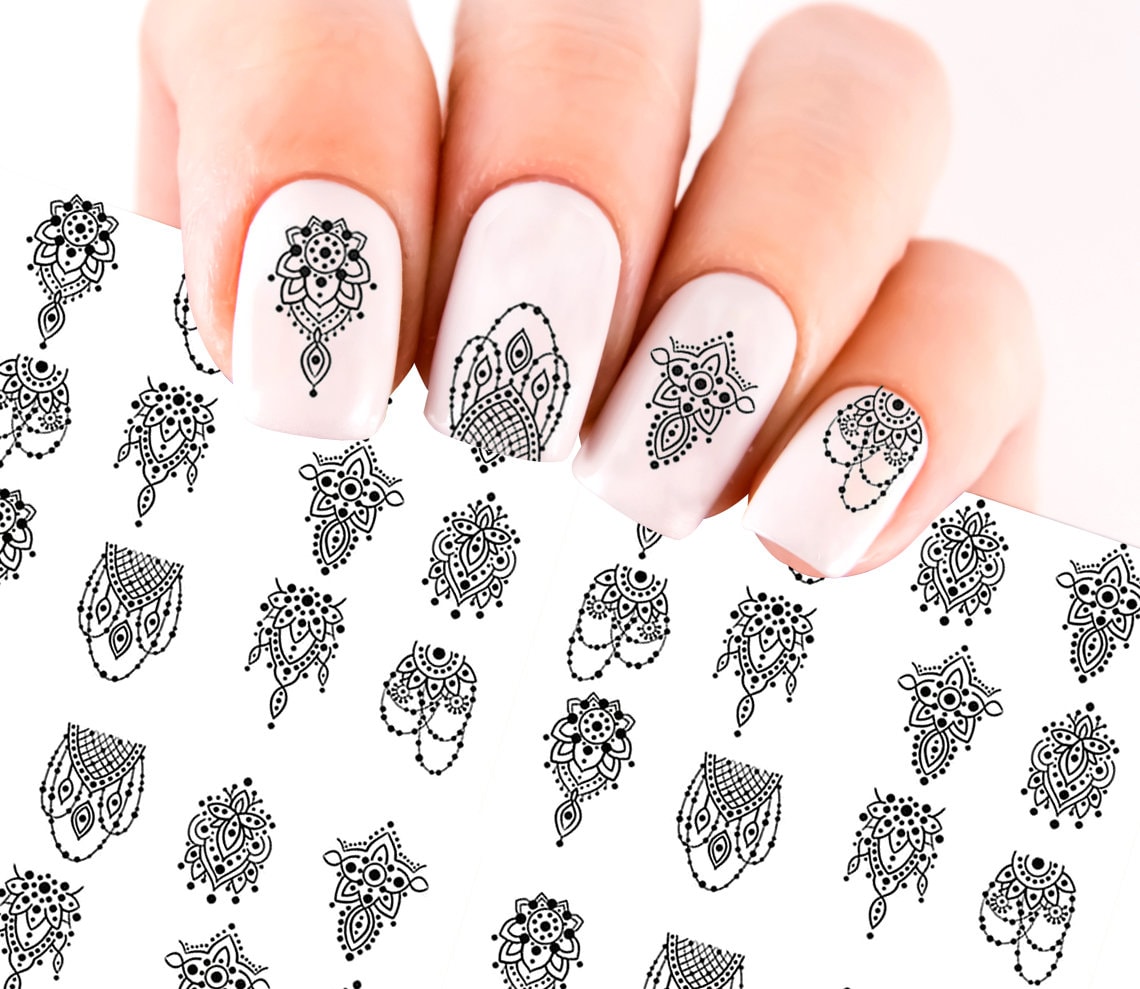 VAGA - History of NAIL ART 🌾🌱🐉 Around 3000 BC the first nail polish  originated in ancient China. It was made from beeswax, egg whites, gelatin,  vegetable dyes, and gum arabic. Chinese