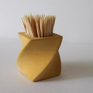 Gelber Beton Ständer für Zahnstocher Kleiner Ständer für Zahnstocher Zement Zahnstocher Halter Beton Matchstick Ständer