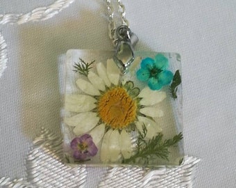 Summer theme dry flowers epoxy resin pendant necklace