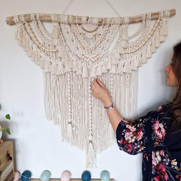 Tête de lit en macramé