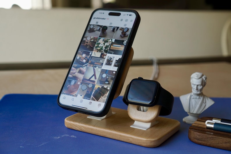 LewisAndBuckCo Charging Stand - Thumbnail 2