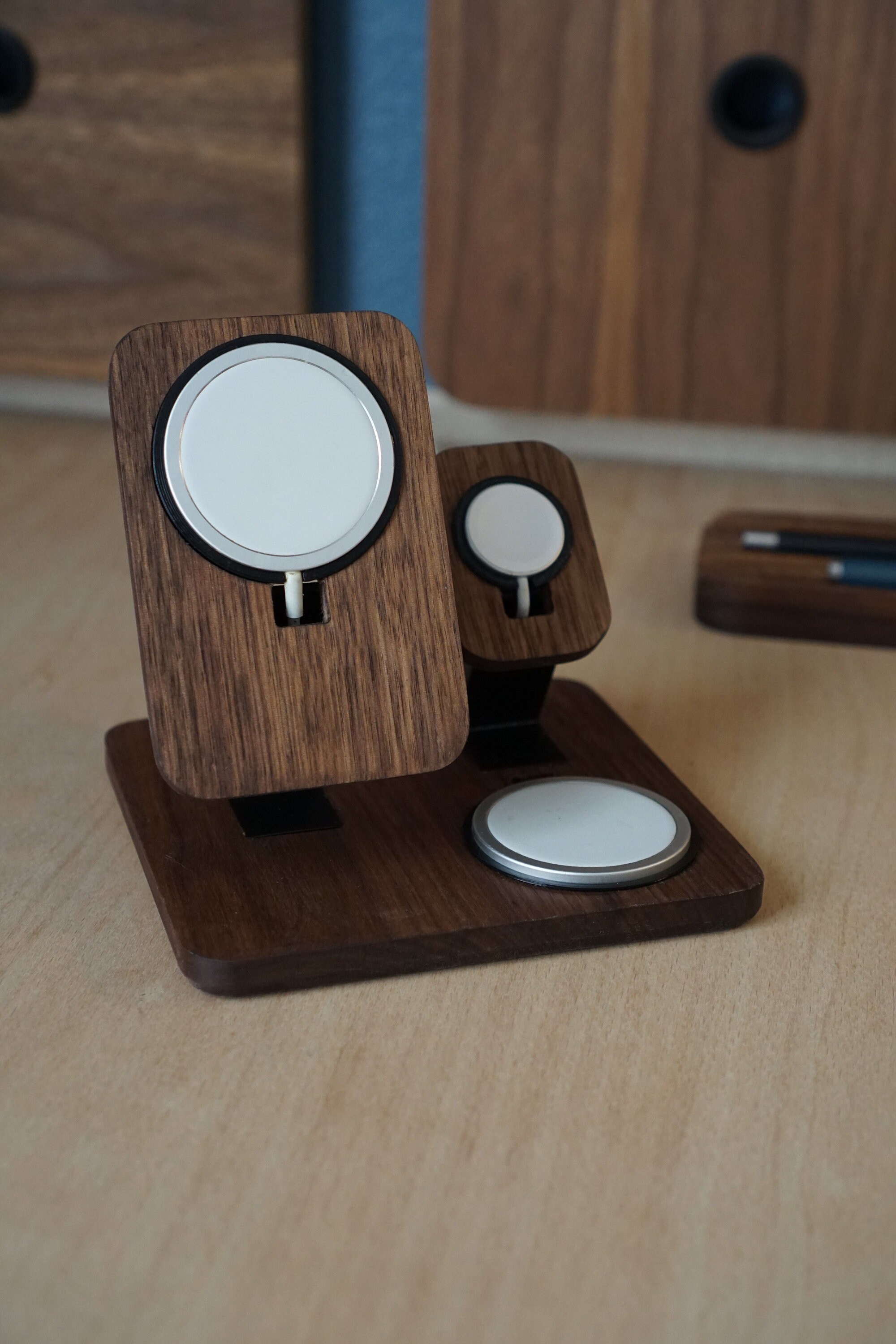 Fractal Dock F.3 Dual Magsafe Apple Watch Airpods Charger Ready