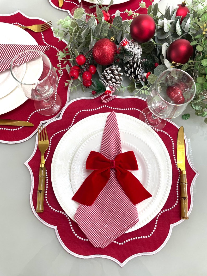 Placemat Red Embroidery Christmas Table Decoration Scallop Edge Gift
