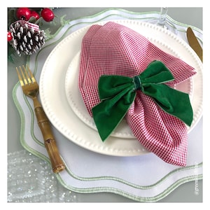 Light Green Placemat Scalloped Edge Washable Elegant Table Decor Table Linens Cotton Wave Christmas Table Decor Holiday Decoration Wedding