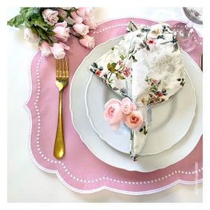 Embroidered Light Pink Placemat: Elegant Table Decor, Gift Box