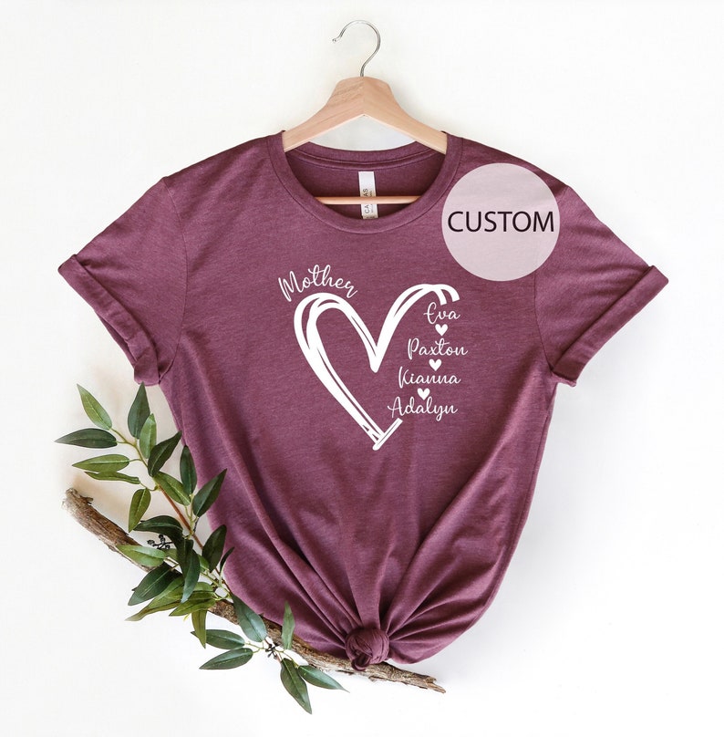 Chemise de maman personnalisée, chemise de maman personnalisée, chemise avec des noms d'enfants, cadeau pour maman maman, chemise de coeur de maman, chemise de grand-mère personnalisée, cadeau de fête des mères image 1