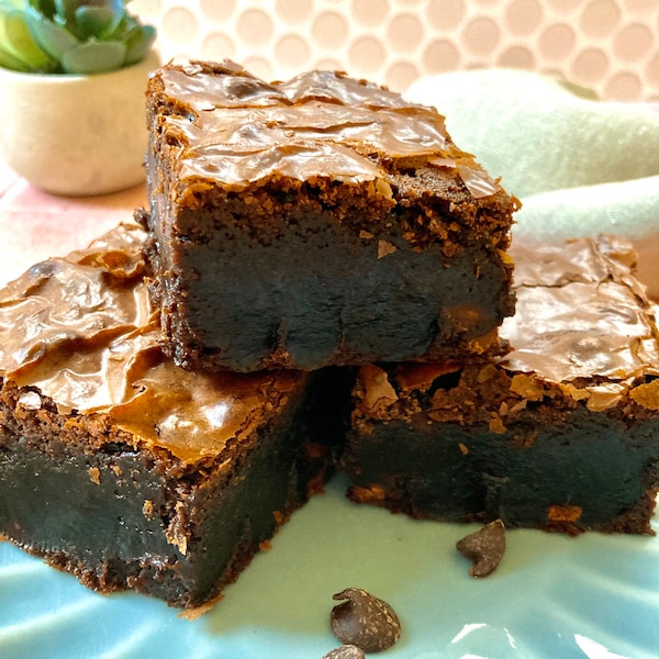 The best Prize winning, homemade, gourmet brownies you've ever tasted! Deep dish chocolate chunk fudgy and delicious! Choose 6 or 12,