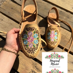 Huarache Sandals lace up embroidered/ Mexican huarache for women/ huarache artesanal de mujer/ boho hippie sandals/ Mexican sandals women