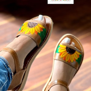Huarache Sandal Sunflower open toes/ mexican leather sandal for woman/ huarache mexicano mujer girasol/huarache shoe / boho hippie sandals