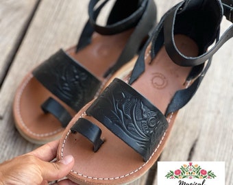 Hurache Sandal tooled open toes/ boho hippie sandals women/ leather sandals/ mexican sandals/ huarache shoe women/ huarache buckle women