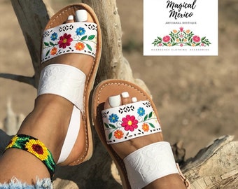 Huarache sandal women white embroidered/ white huarache women/ Mexican sandals embroidered/ huarache women open toes/ leather women sandals