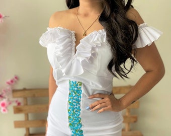 Mexican dress women embroidered/ Mexican wedding dress/Mexican fiesta dress/cinco de mayo dress/ Mexican dress embroidered/traditional dress