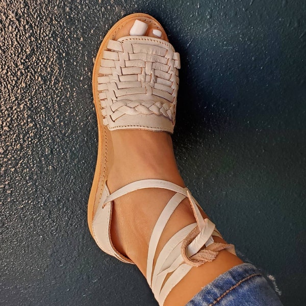 huaraches gold and white