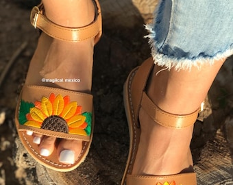 Huarache Sandal Sunflower open toes/ mexican leather sandal for woman/ huarache mexicano mujer girasol/huarache shoe / boho hippie sandals