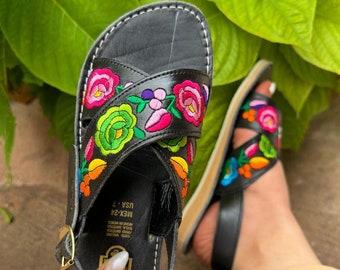 PREORDER Huarache sandal Black colorful embroidered/ Huarache sandal open toes/ leather sandals women/ mexico sandal women/ huarache women