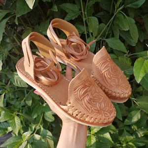 Huarache shoe for woman Lace-Up tooled/huarache artesanal mexicano/Mexican sandals woman/boho hippie sandals/ mexico huarache/huarache women image 1