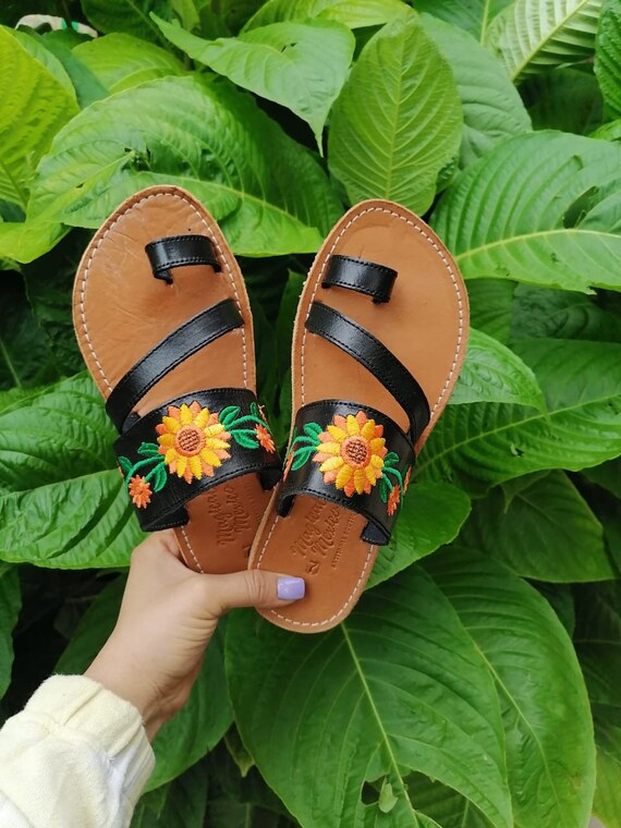 Huarache Sandal Sunflower/black sandals woman/mexican flip flops/leather sandals women/sunflower huarache/mexico huarache/boho hippie