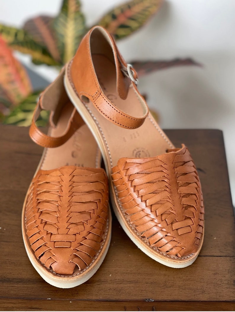 Scarpe Huarache da donna marroni con cinturino / sandali messicani da donna / huarache messicani in pelle da donna / sandali boho hippie immagine 2